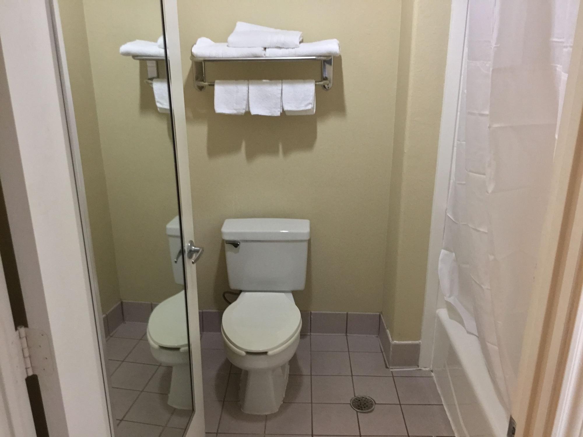 Days Inn & Suites By Wyndham Houston North - Spring Luaran gambar
