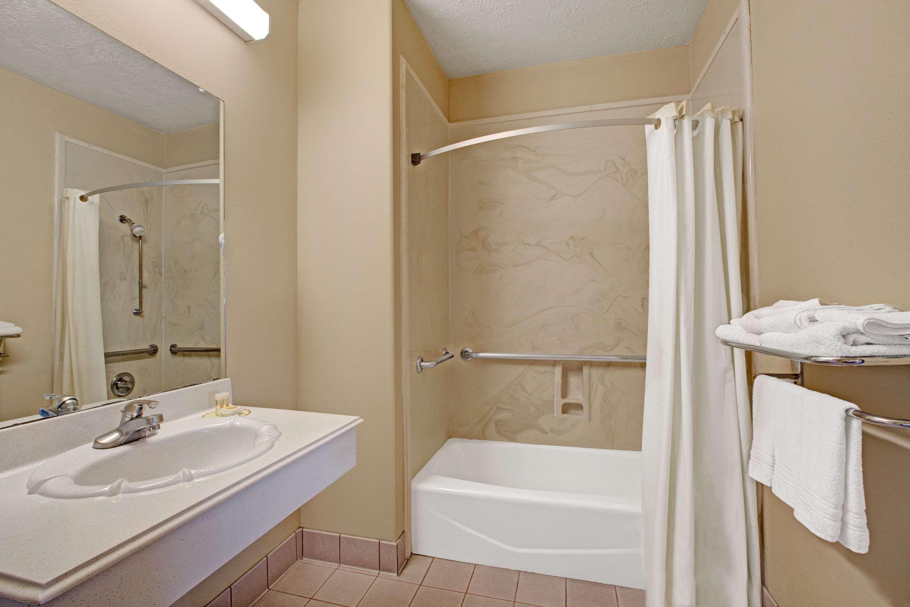 Days Inn & Suites By Wyndham Houston North - Spring Luaran gambar