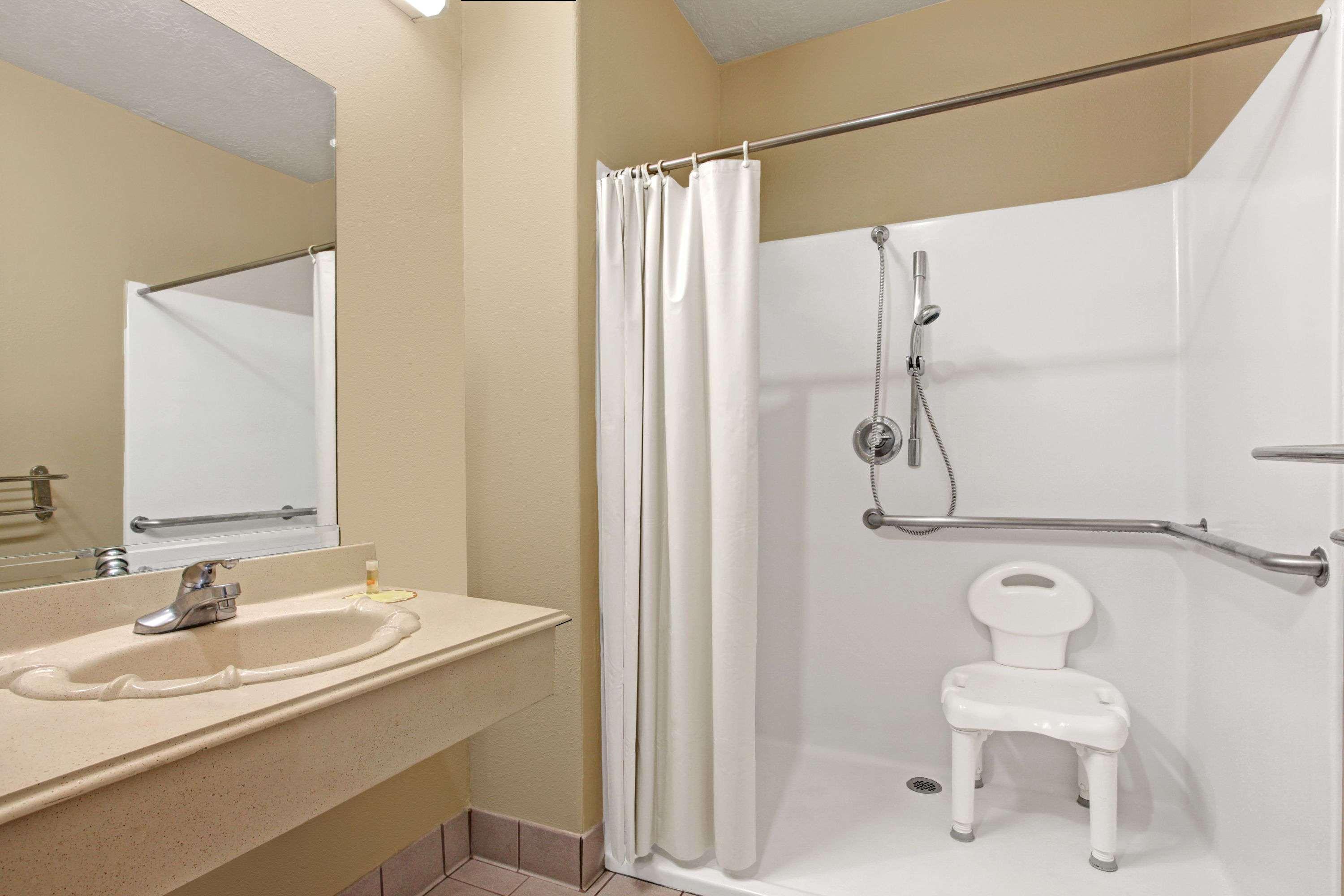 Days Inn & Suites By Wyndham Houston North - Spring Luaran gambar